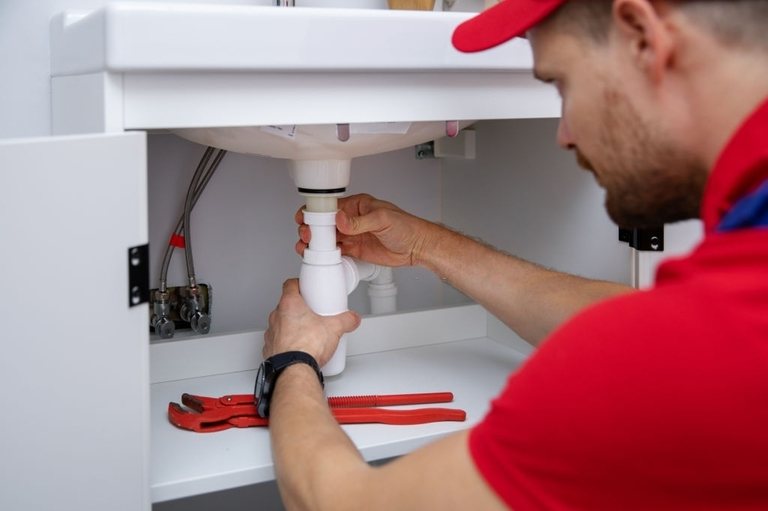 6 Home Repairs That Every Homeowner Should Be Familiar With 6 Home Repairs That Every Homeowner Should Be Familiar With