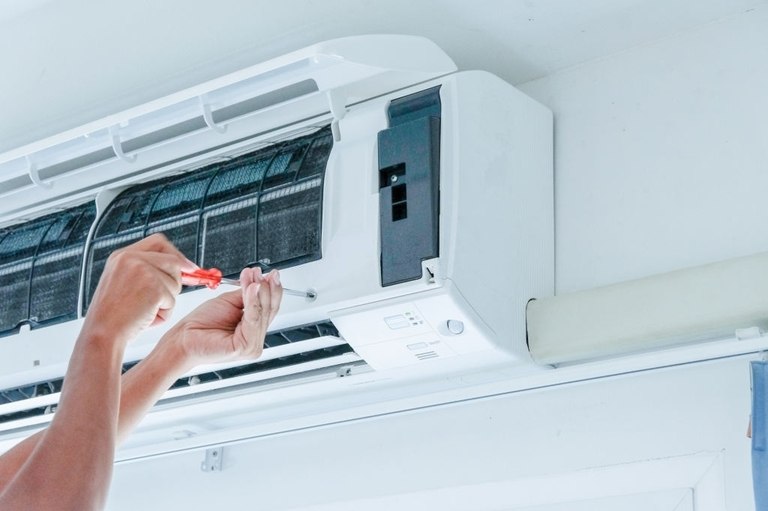 6 Home Repairs That Every Homeowner Should Be Familiar With 6 Home Repairs That Every Homeowner Should Be Familiar With