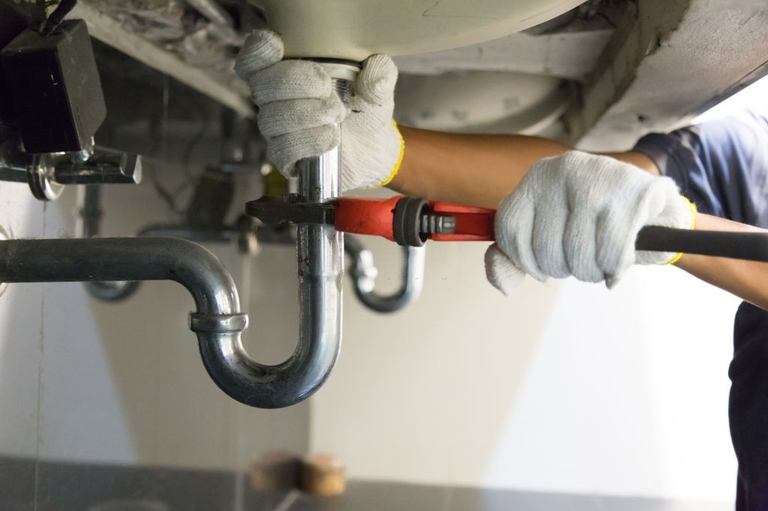 6 Home Repairs That Every Homeowner Should Be Familiar With 6 Home Repairs That Every Homeowner Should Be Familiar With