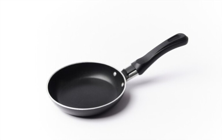 How to Choose a Saute Pan How to Choose a Saute Pan