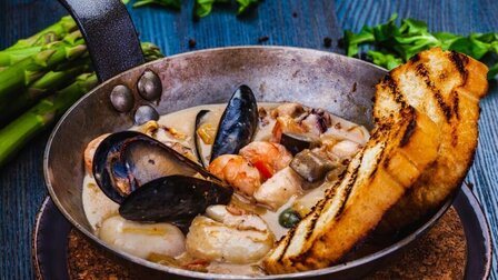 How to Choose a Saute Pan