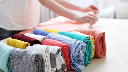 How to Organize Clothes in A Small Closet