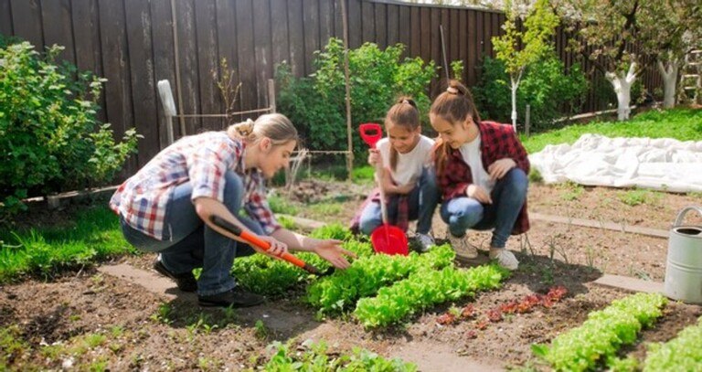 Benefits of Gardening for Children Benefits of Gardening for Children